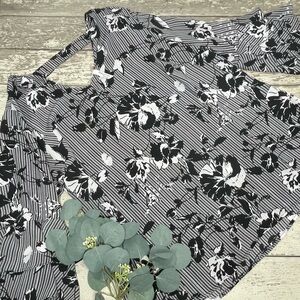 NY Collection Floral Bell Sleeve Top